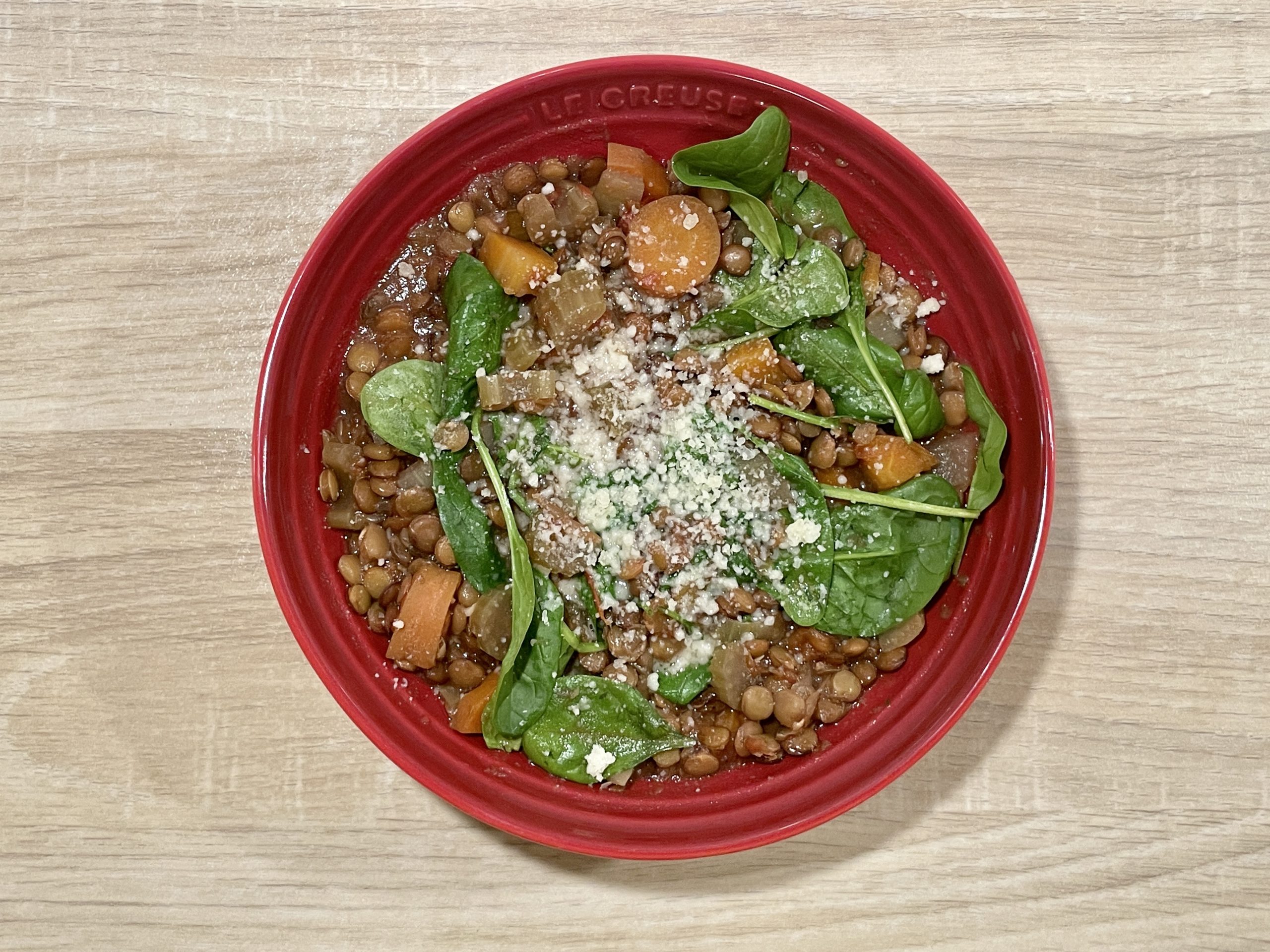 grøn linsesupper med spinat og parmesan